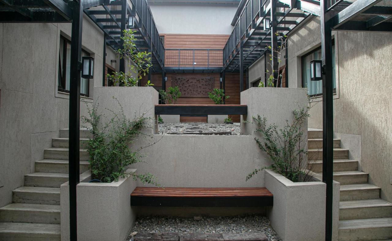 Senderos Aparts & Suites El Chalten Exterior photo